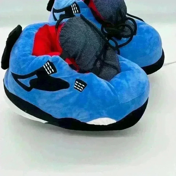 Puffy sneaker slippers. Jordan 4’s look brand new never worn - Picture 8 of 10